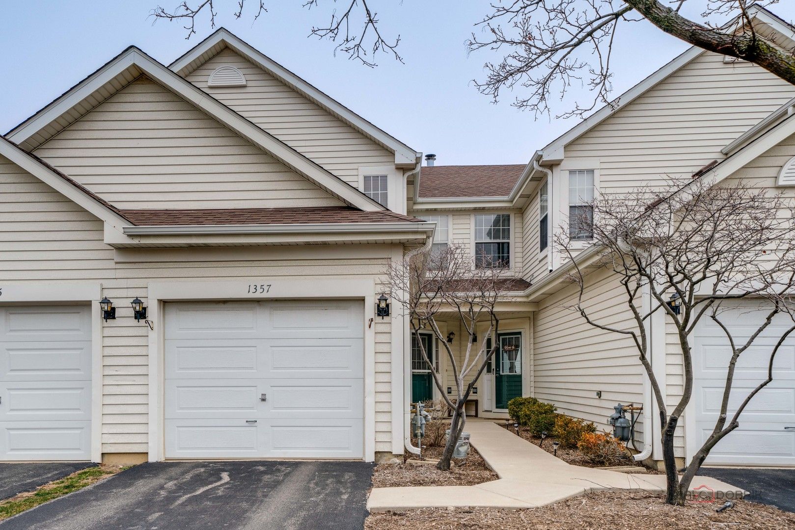 1357 S Candlestick Way — Waukegan, IL 60085