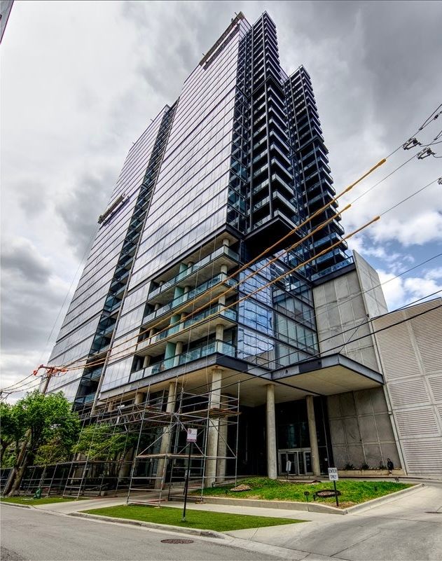 860 Blackhawk Street, Chicago, IL 60642