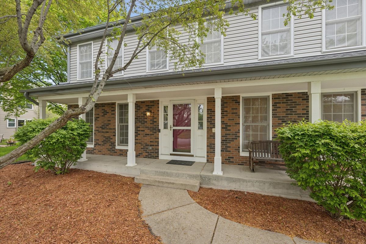 1721 Waverly Lane, Algonquin, IL 60102
