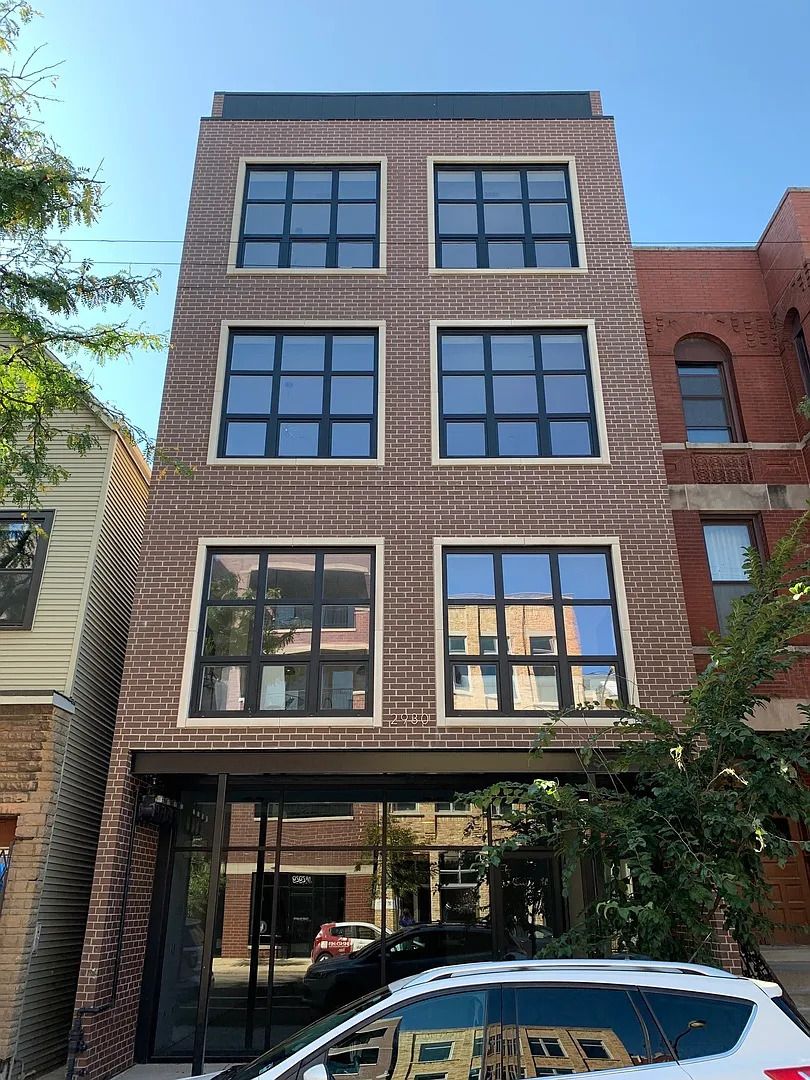2930 Lincoln Avenue, Chicago, IL 60657