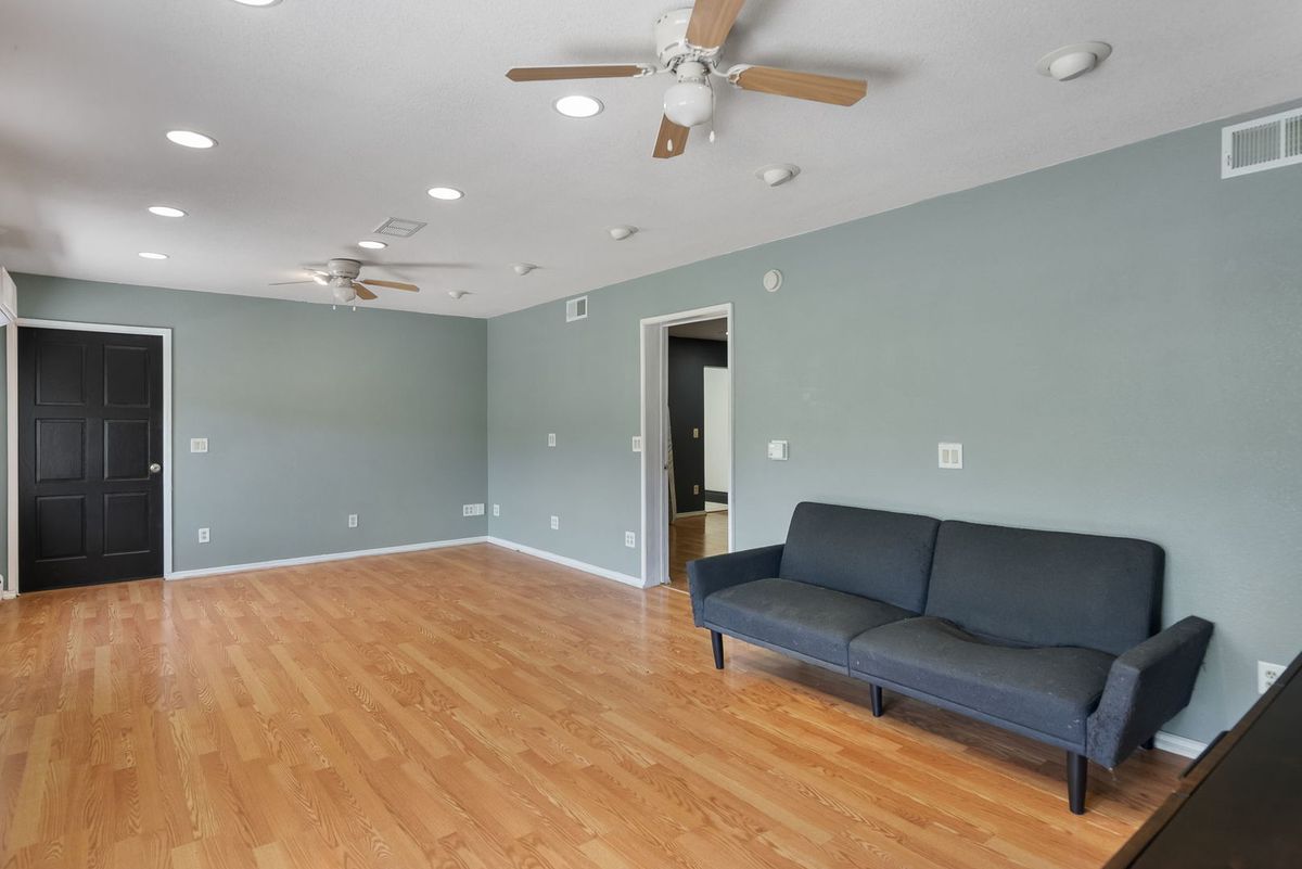 6401 W 95th Avenue Court, Taylor Ridge, IL 61284