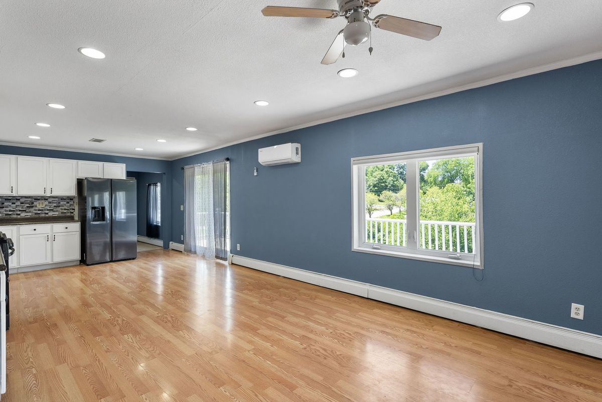 6401 W 95th Avenue Court, Taylor Ridge, IL 61284