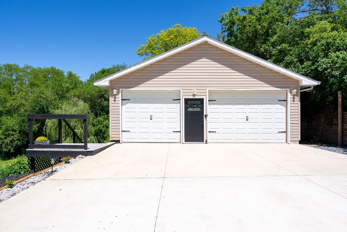 6401 W 95th Avenue Court, Taylor Ridge, IL 61284