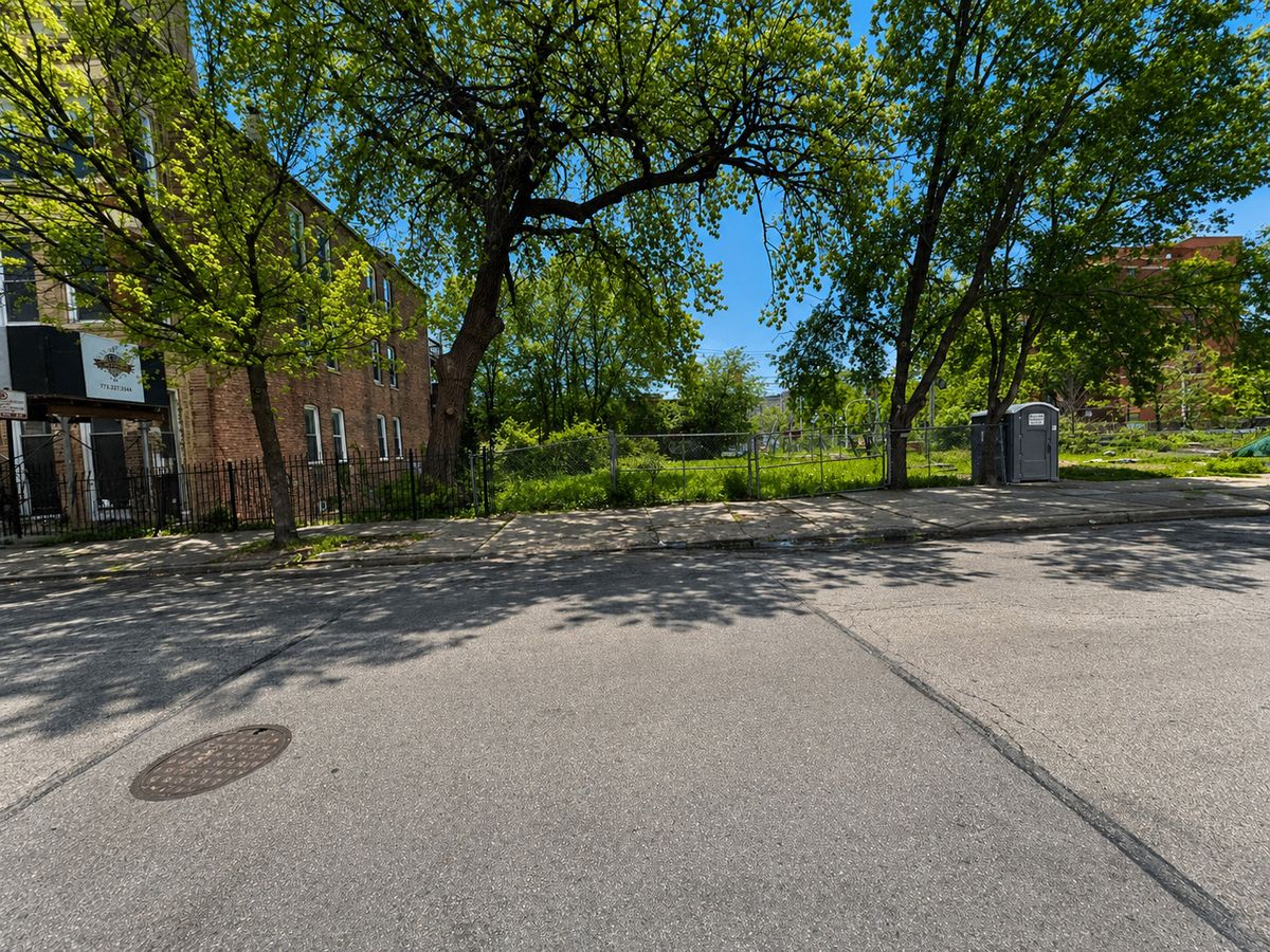 929 Cullerton Street, Chicago, IL 60608