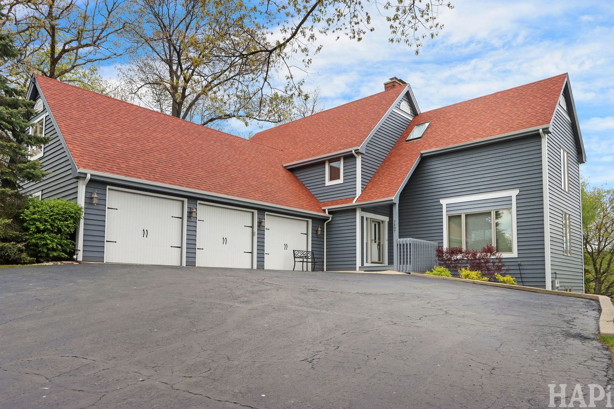 7207 Viscaya Drive, Spring Grove, IL 60081