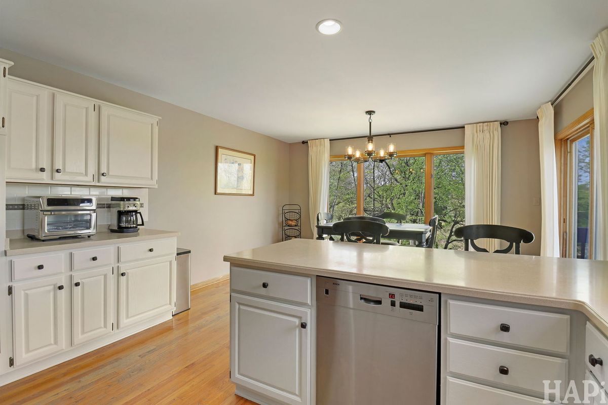7207 Viscaya Drive, Spring Grove, IL 60081