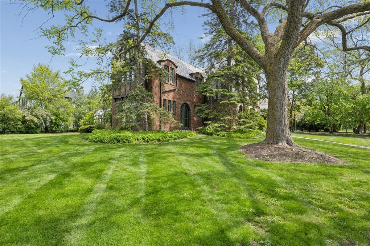 445 Sunset Lane, Glencoe, IL 60022