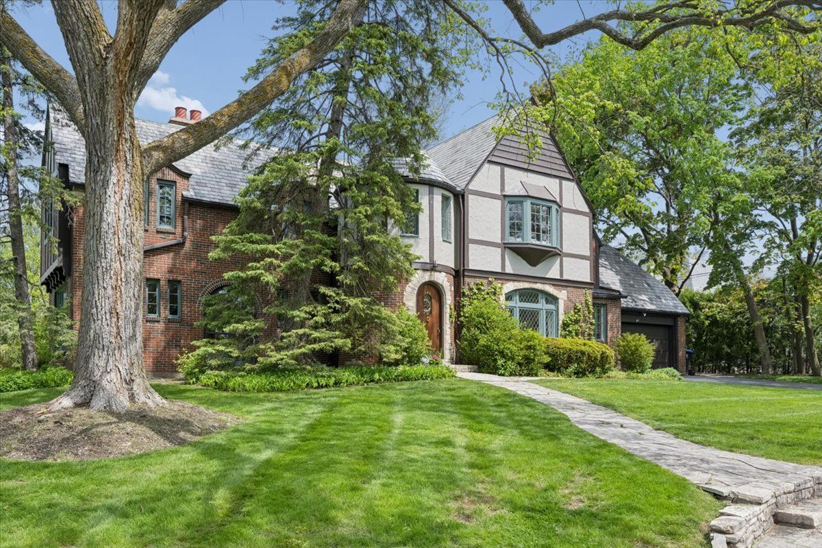 445 Sunset Lane, Glencoe, IL 60022