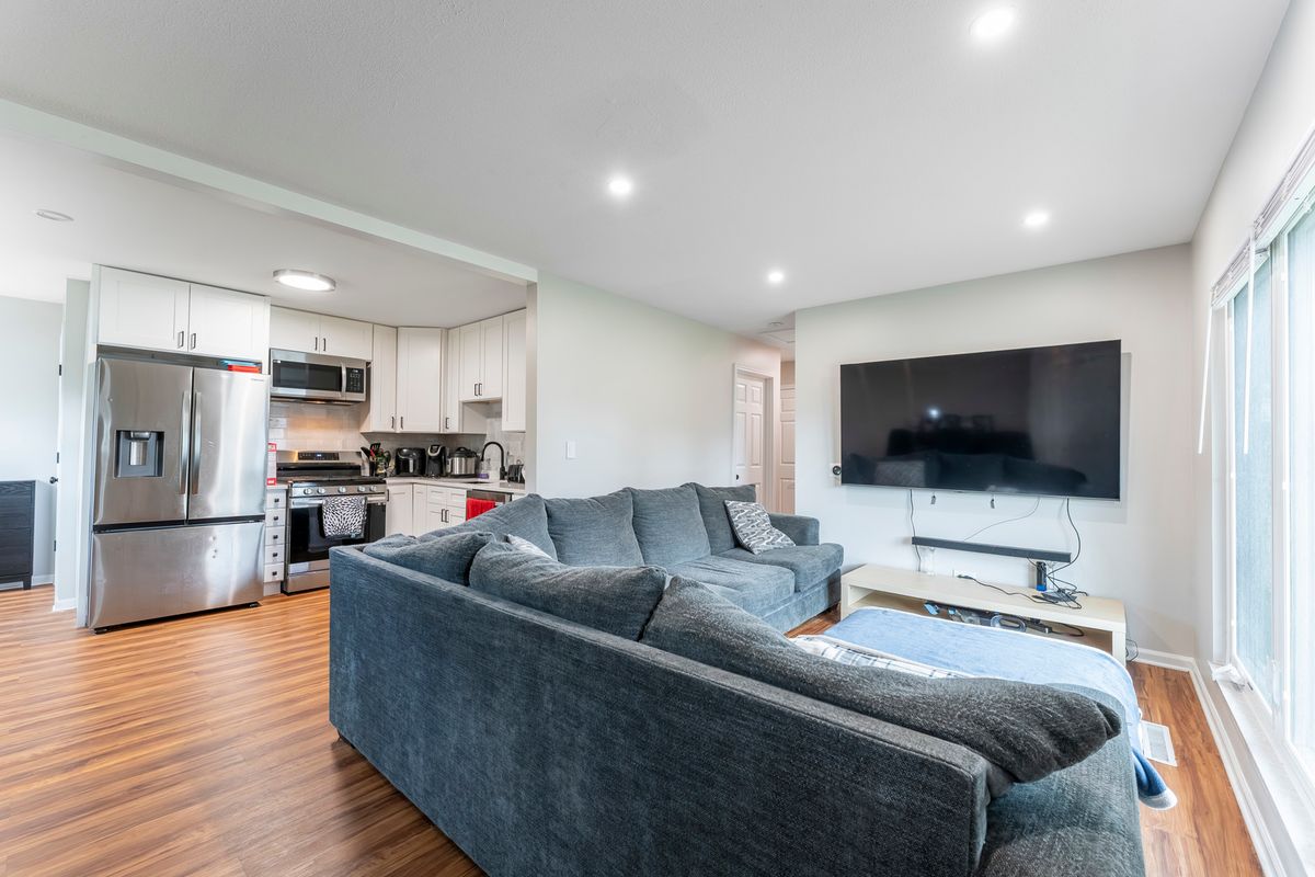 404 E Lincoln Avenue, Glendale Heights, IL 60139