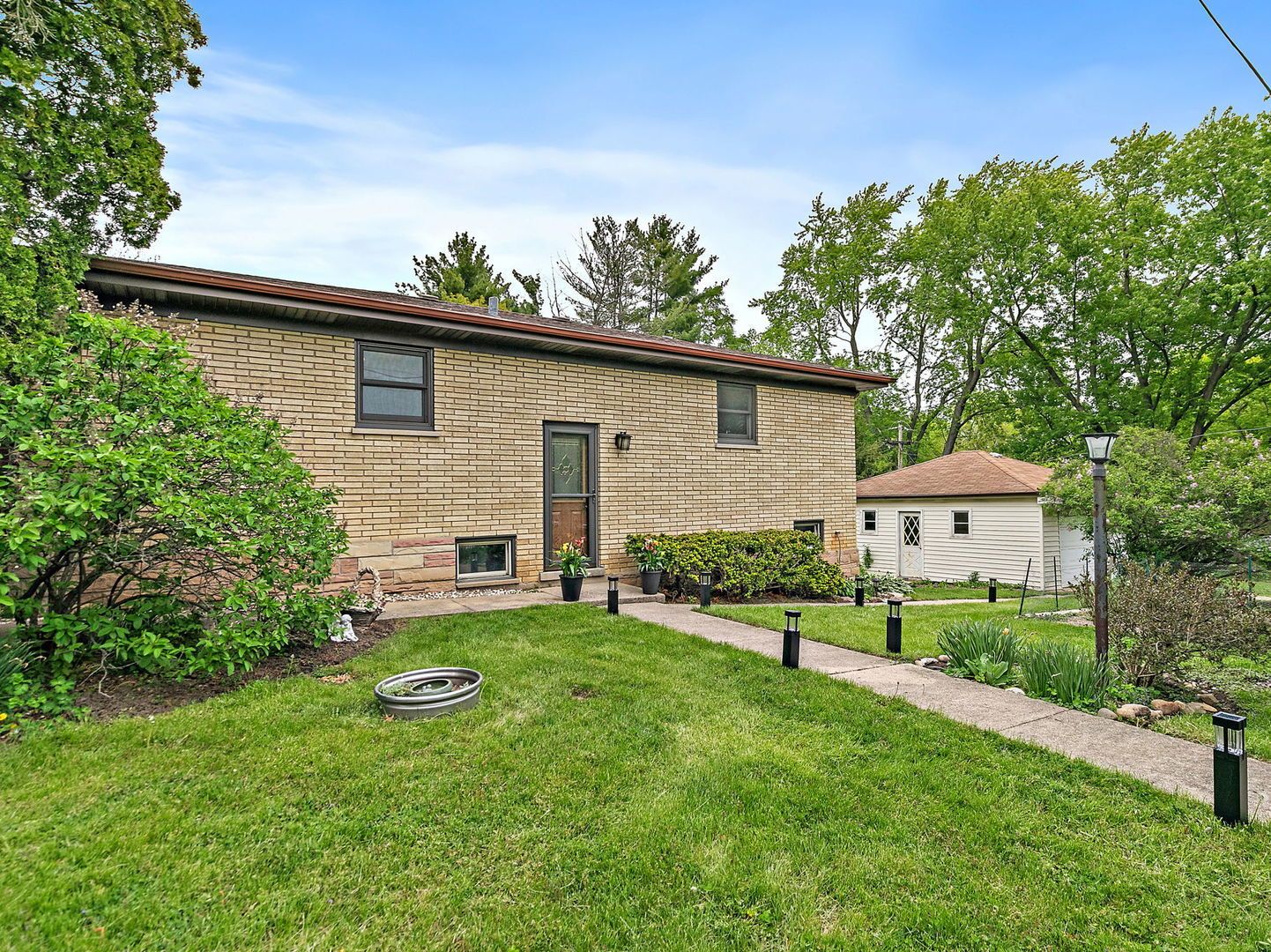 23509 N Garden Lane — Lake Zurich, IL 60047