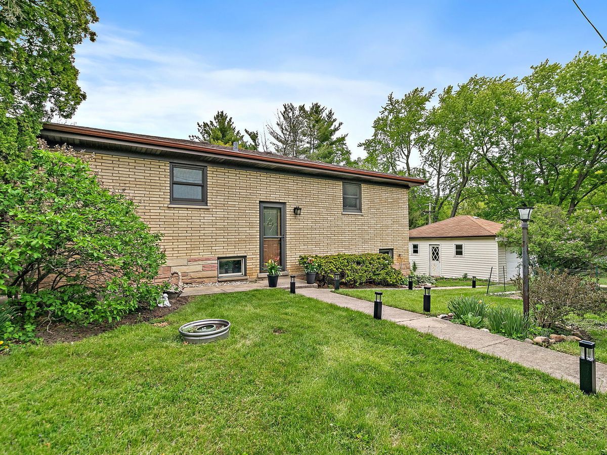 23509 Garden Lane, Lake Zurich, IL 60047