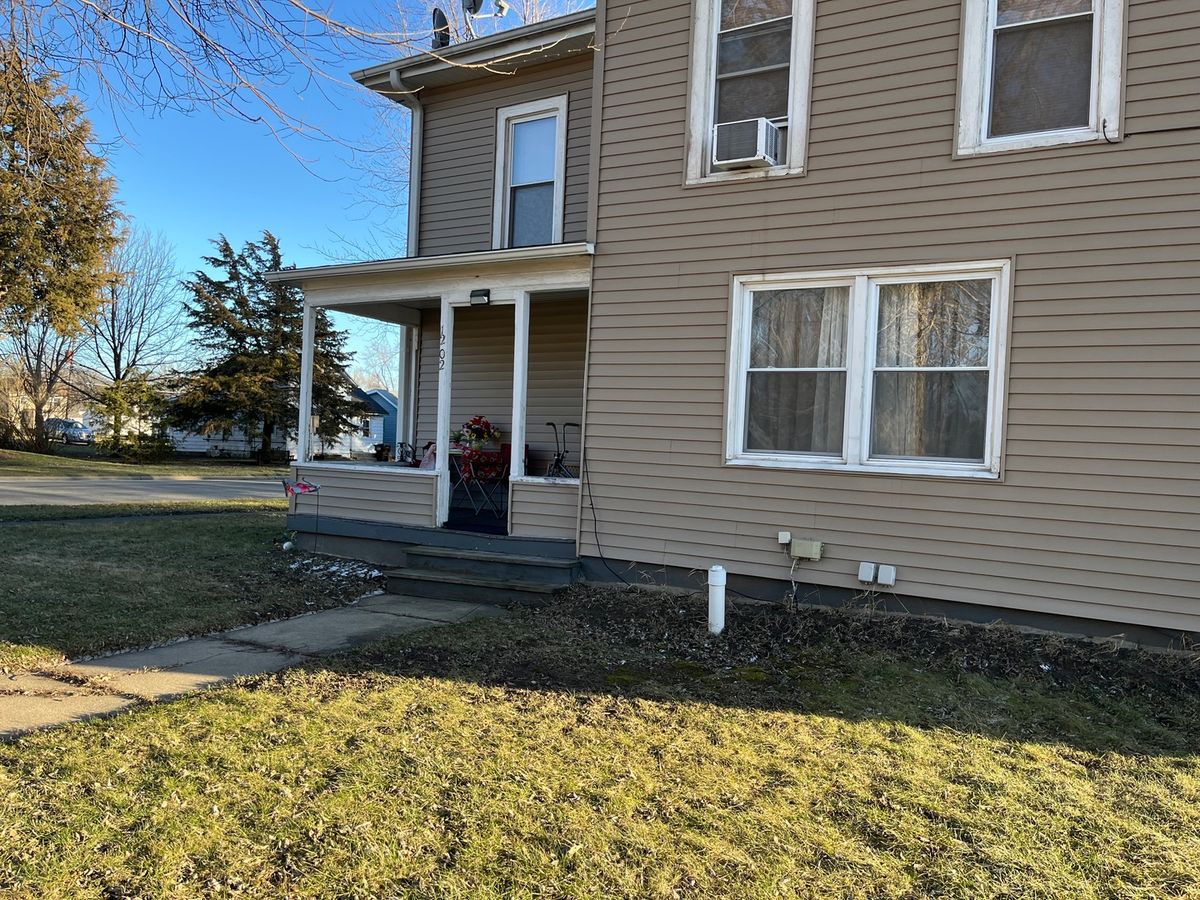 1202 1st Avenue, Rochelle, IL 61068