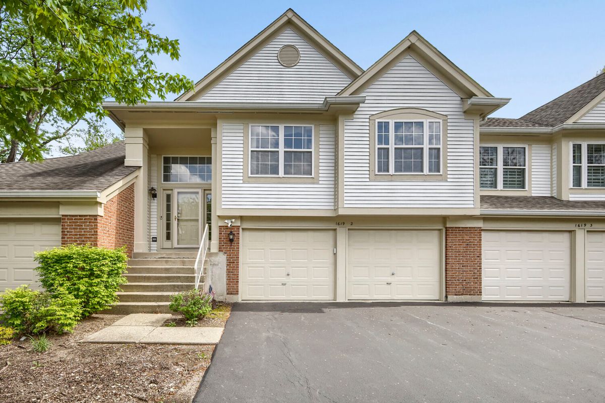 1619 Camberley Court, Bartlett, IL 60103