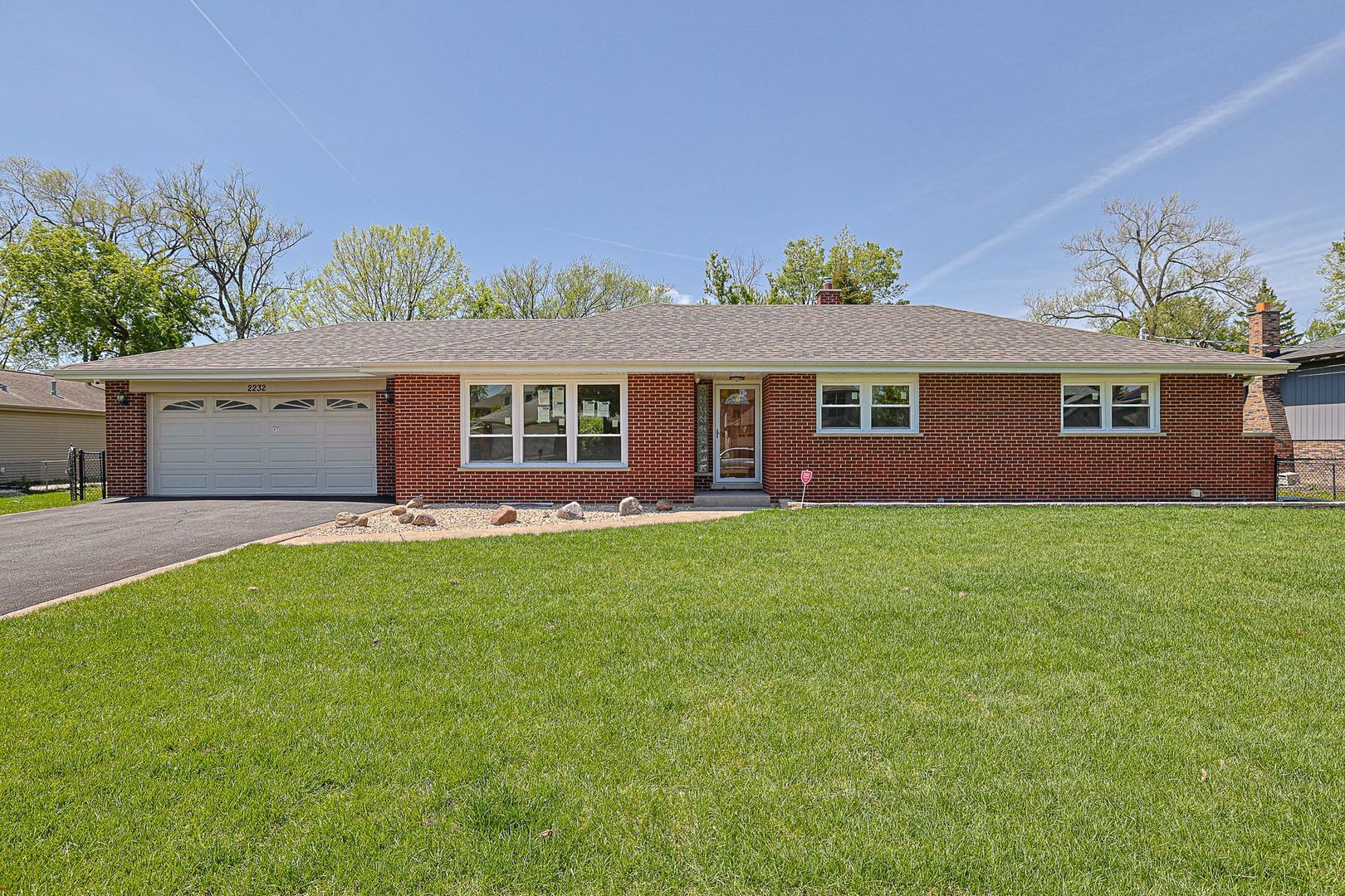 2232 Sprucewood Avenue — Des Plaines, IL 60018