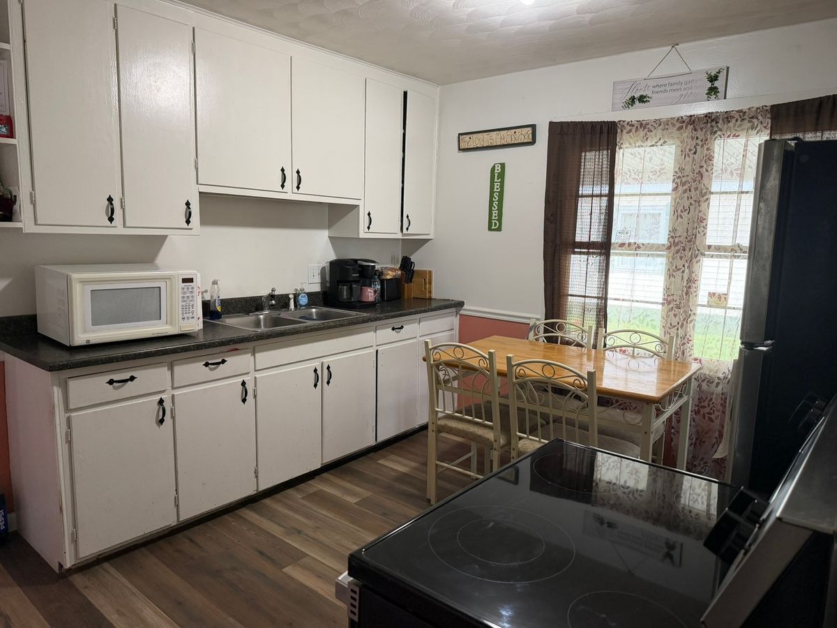 219 E Williams Street, Salem, IL 62881