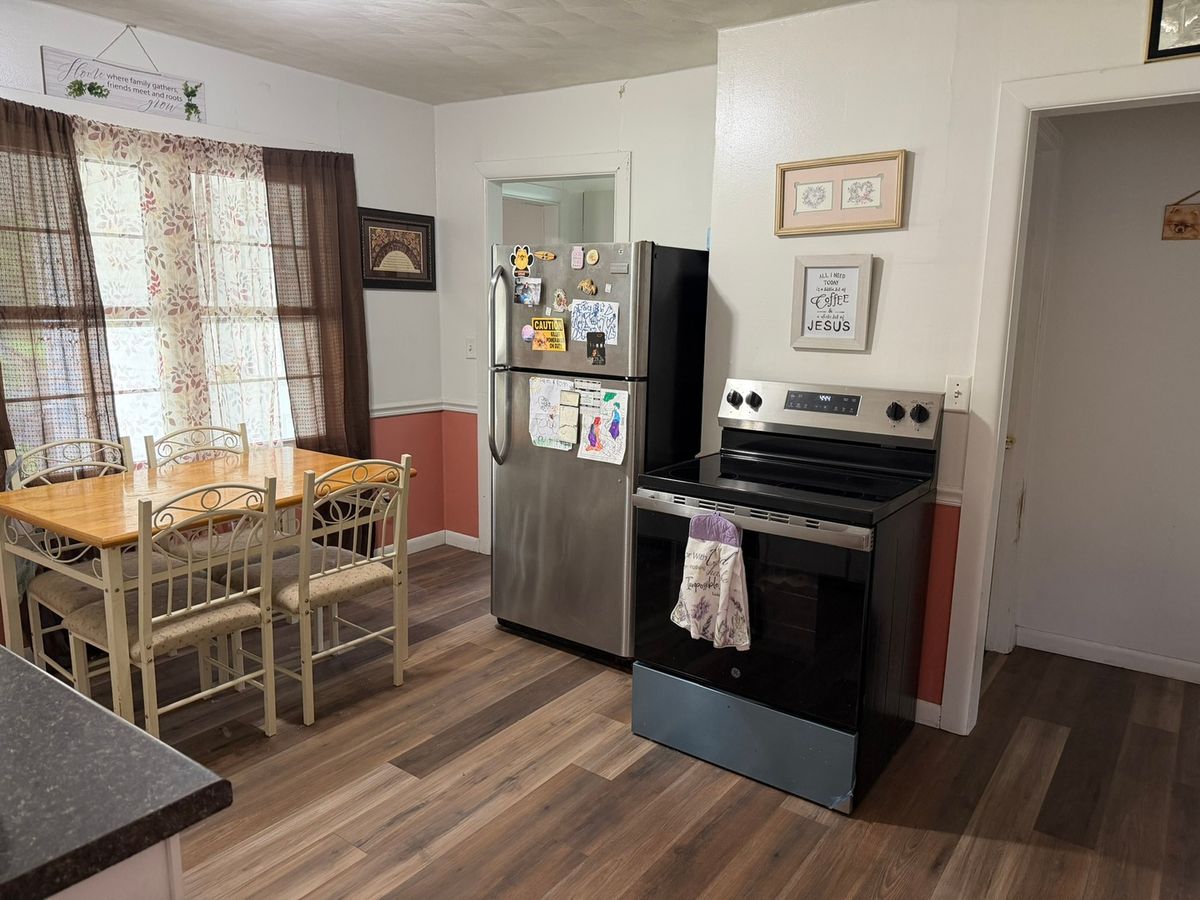 219 E Williams Street, Salem, IL 62881