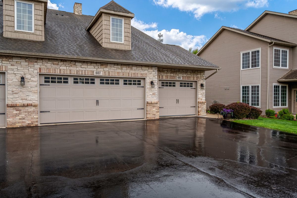 607 Queens Court, Rockton, IL 61072