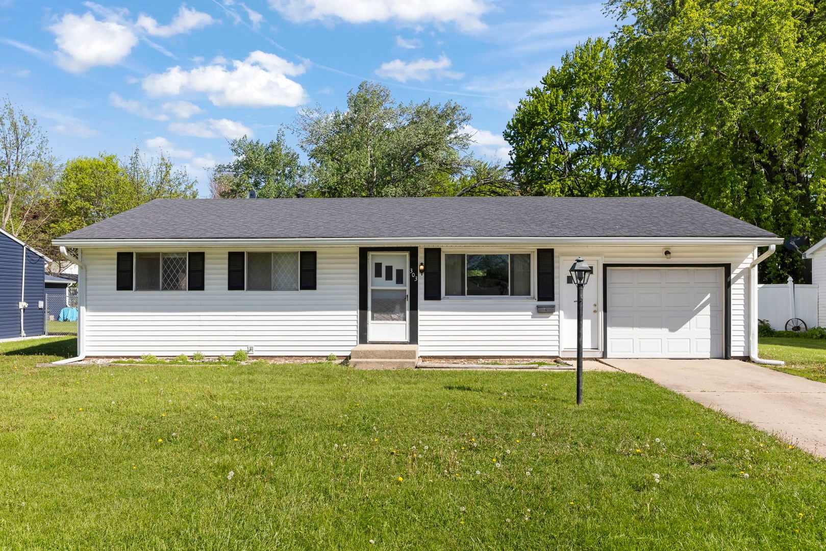 303 E Edgelawn Drive — Plano, IL 60545