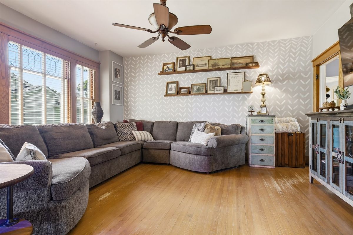 405 N Franklin Street, Roanoke, IL 61561