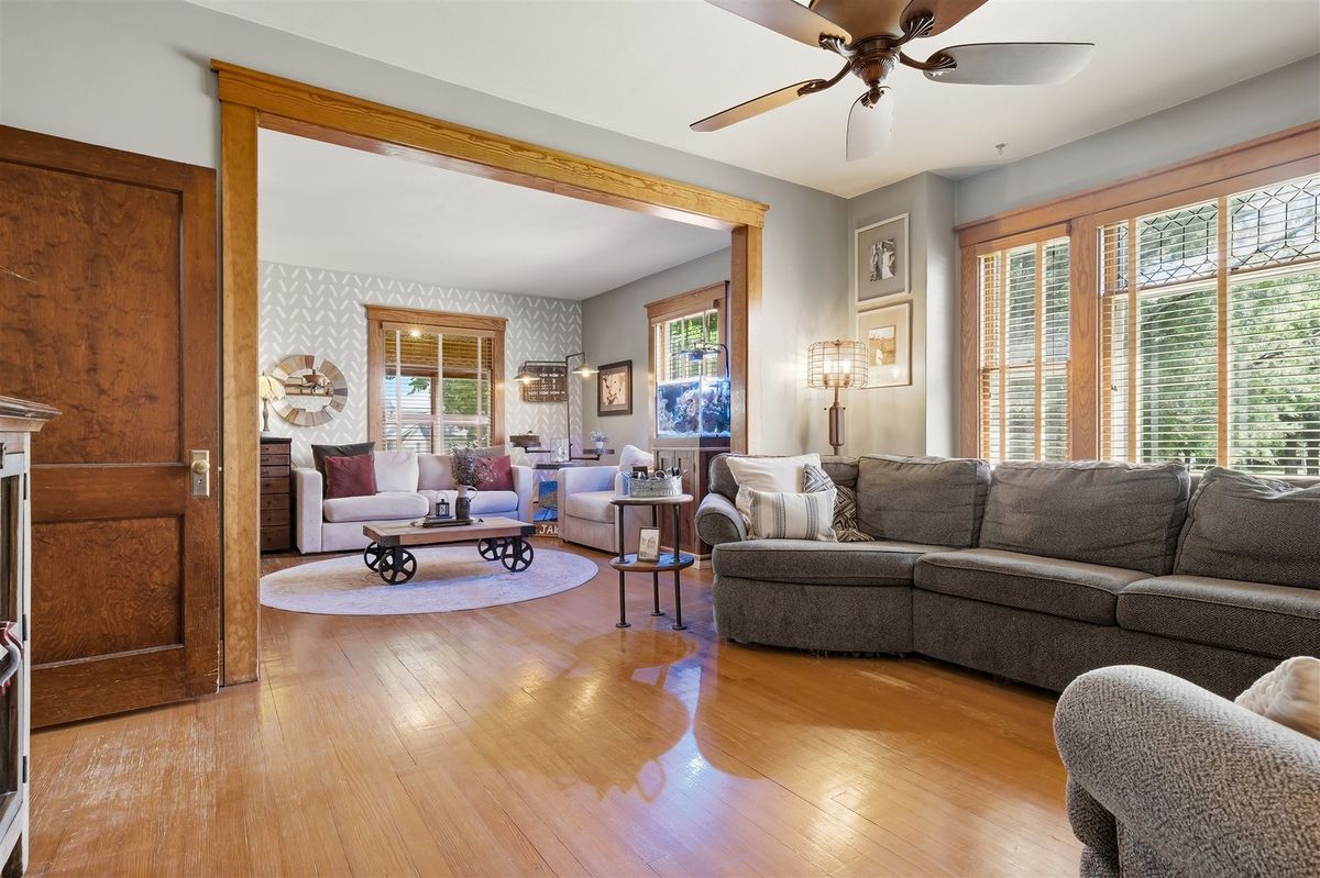 405 N Franklin Street, Roanoke, IL 61561