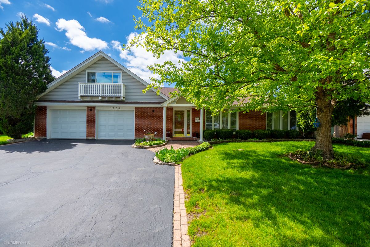 1720 CHESTNUT Avenue, Arlington Heights, IL 60004