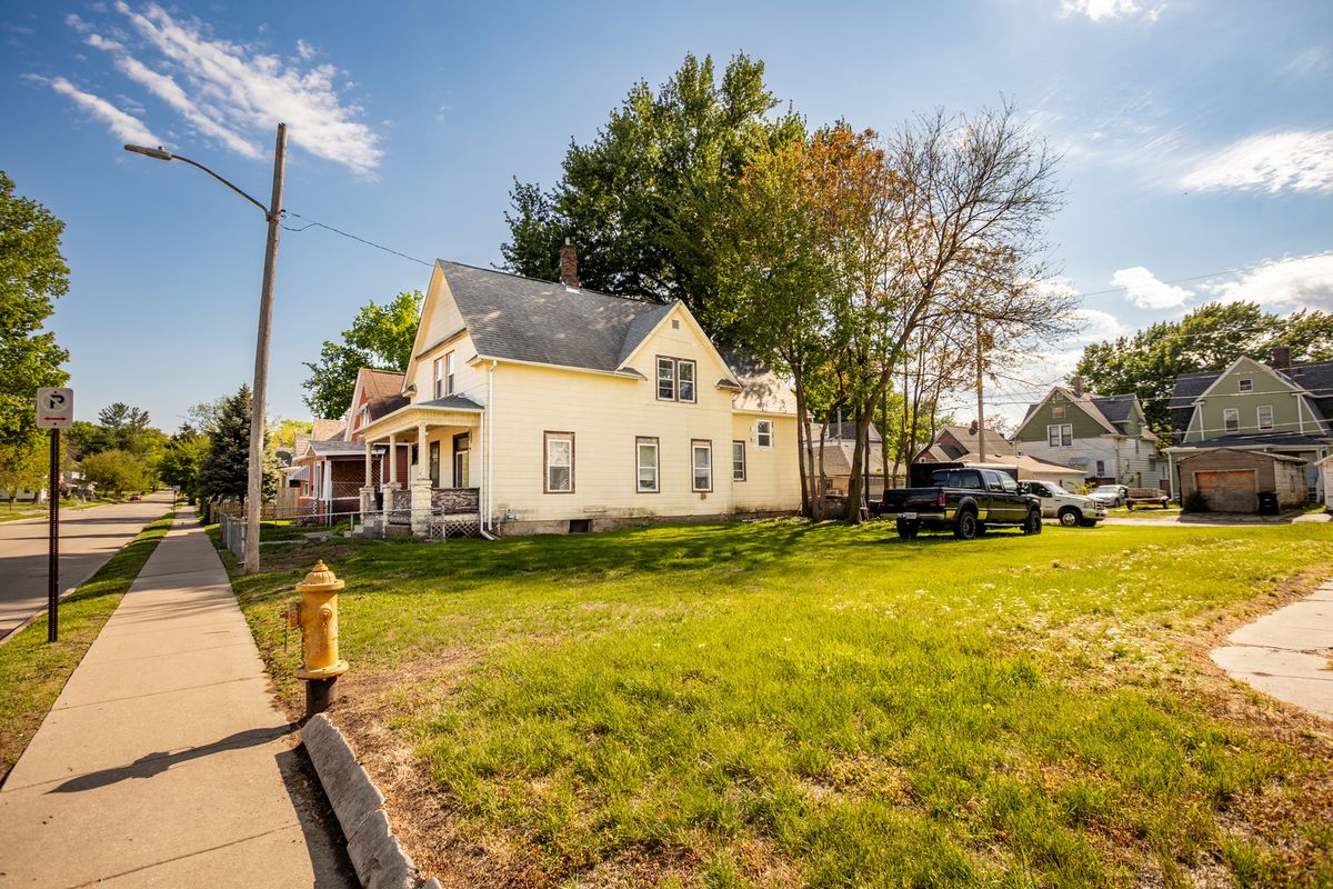 1030 15TH Street, Rock Island, IL 61201