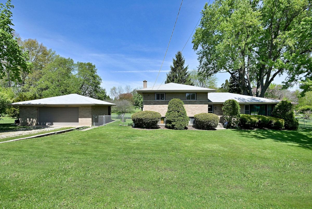 1030 Kenilworth Avenue, Palatine, IL 60067