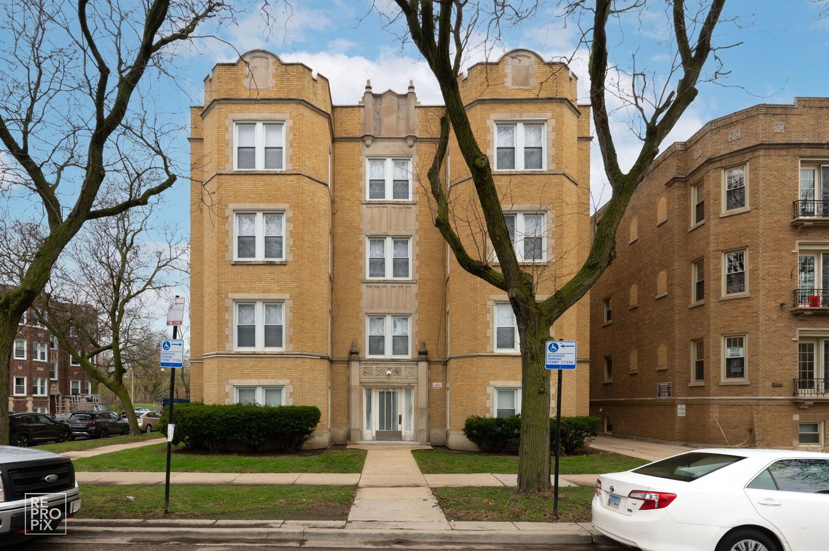2154 W Arthur Avenue #2 — Chicago, IL 60645