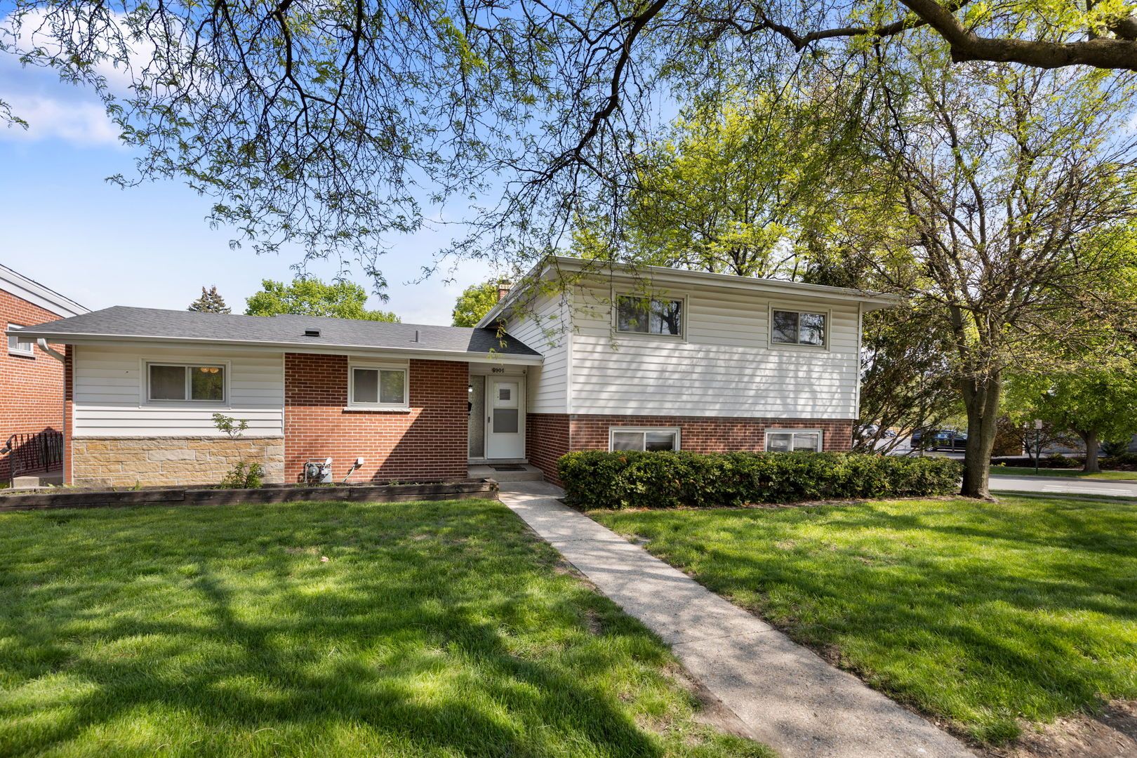 8901 Niles Center Road — Skokie, IL 60076