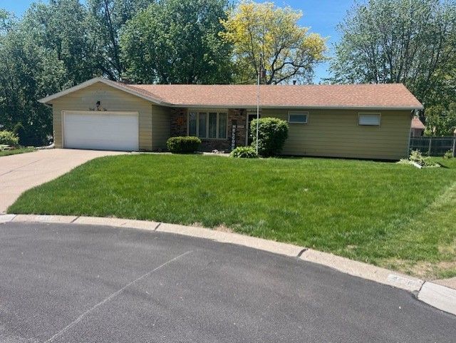 4110 Keeneland Court, Bettendorf, IA 52722