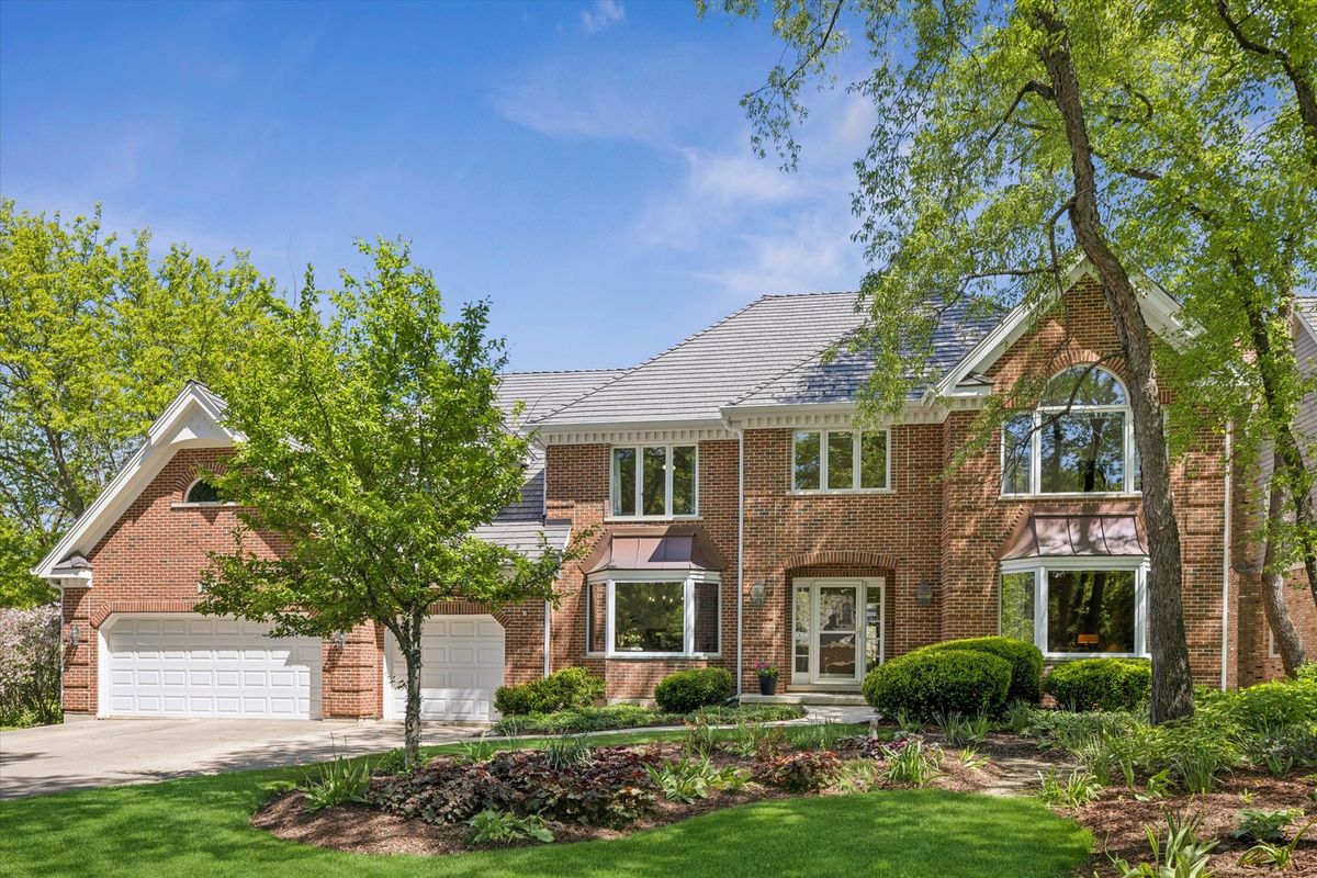 450 Stagecoach Run, Glen Ellyn, IL 60137