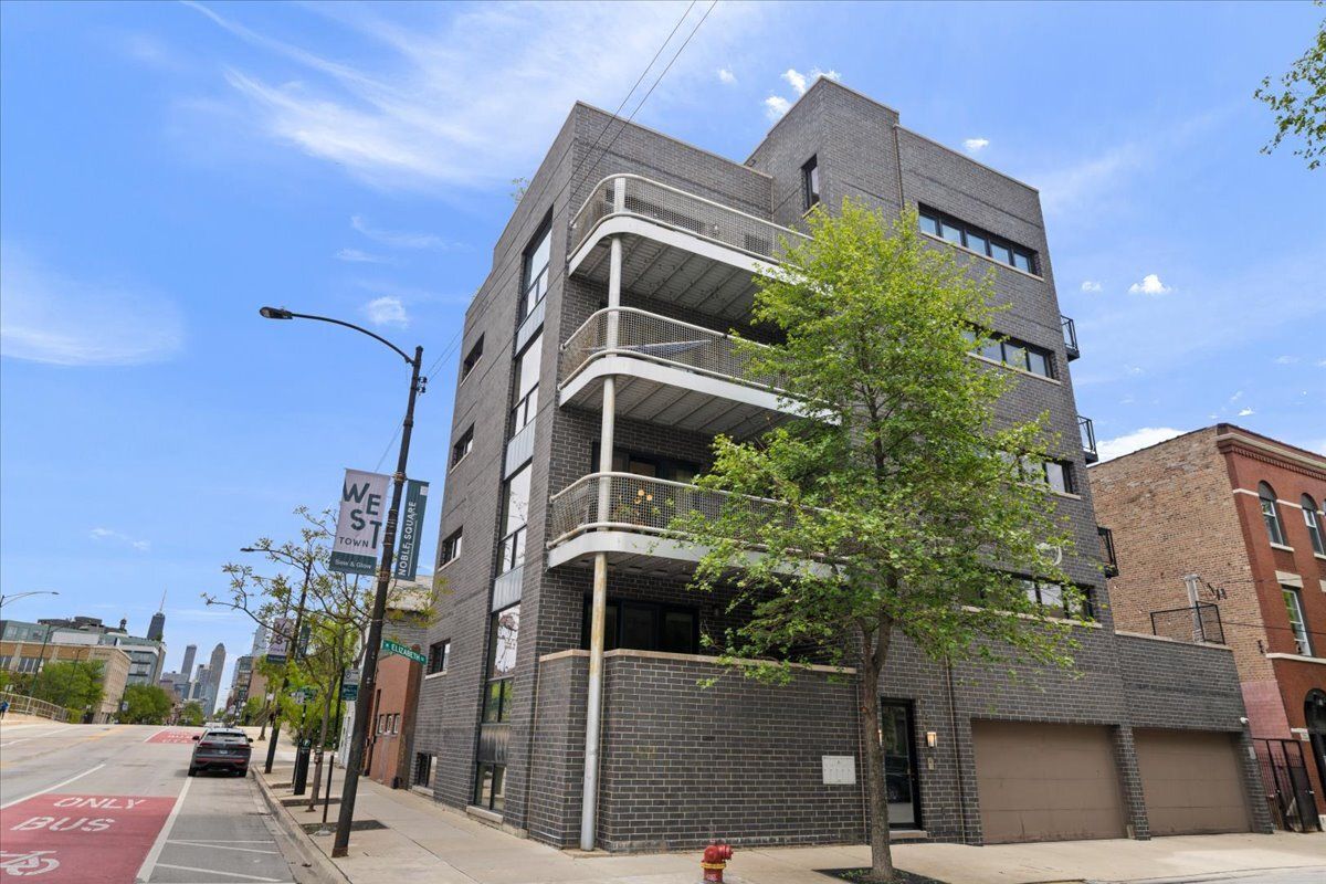 757 Elizabeth Street, Chicago, IL 60642