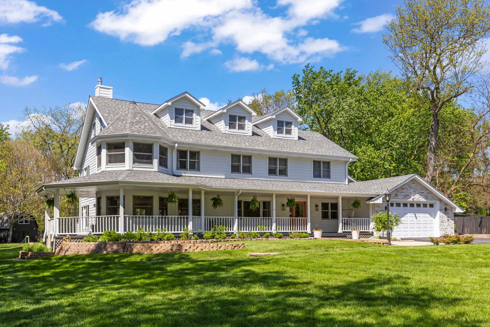 8S452 Bell Drive — Naperville, IL 60565
