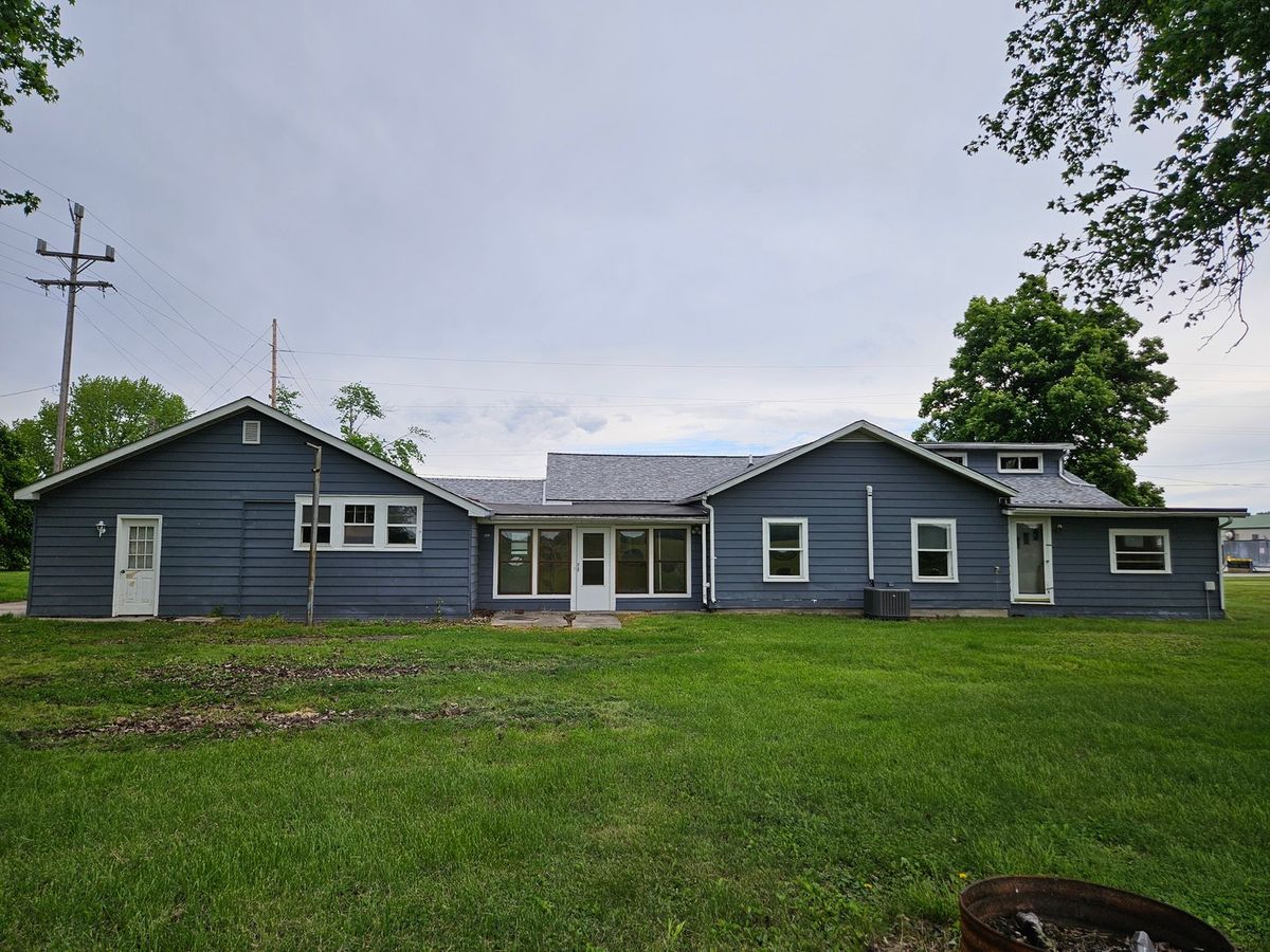 418 S 1st Street, Clay City, IL 62824