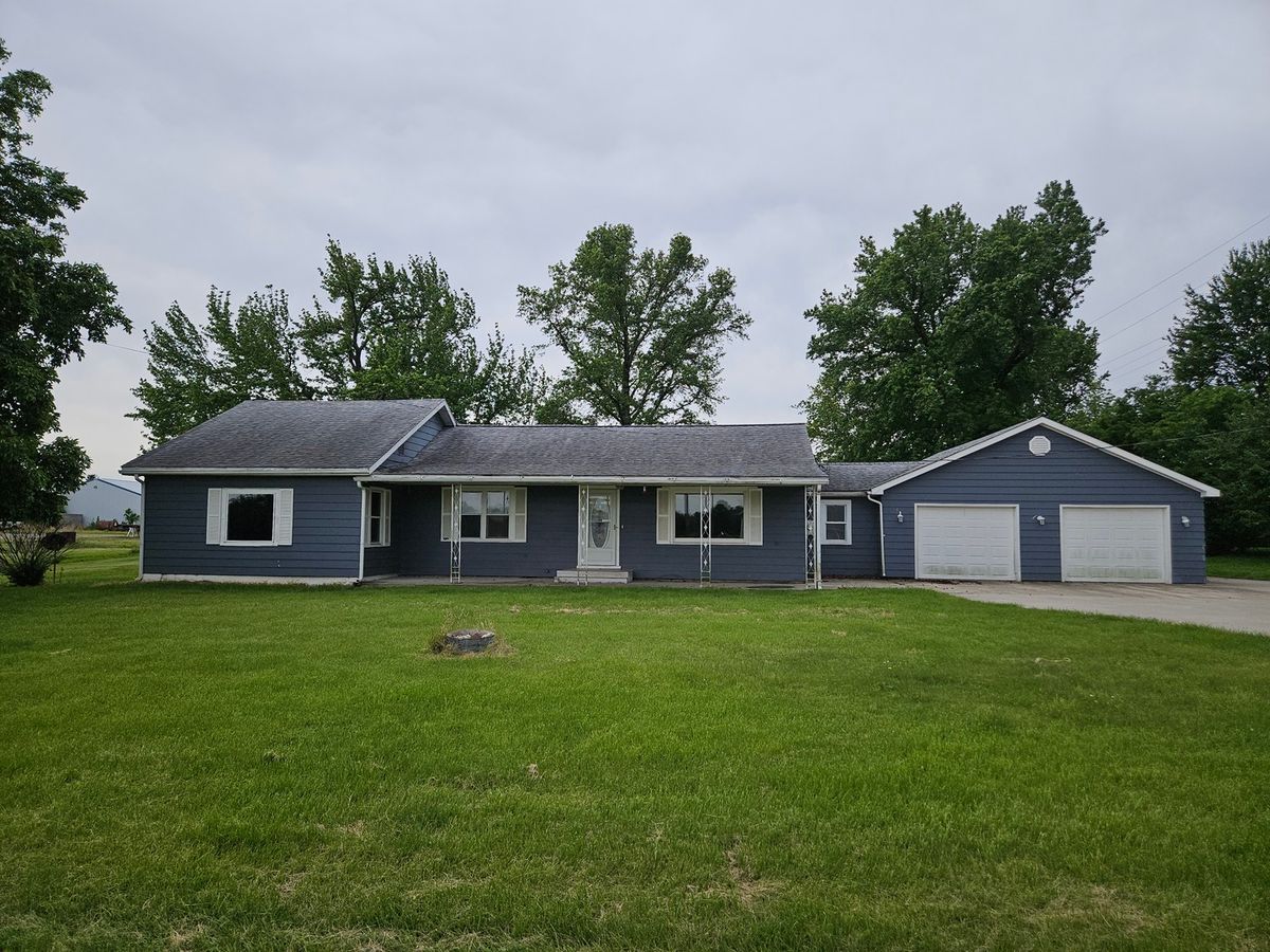 418 1st Street, Clay City, IL 62824