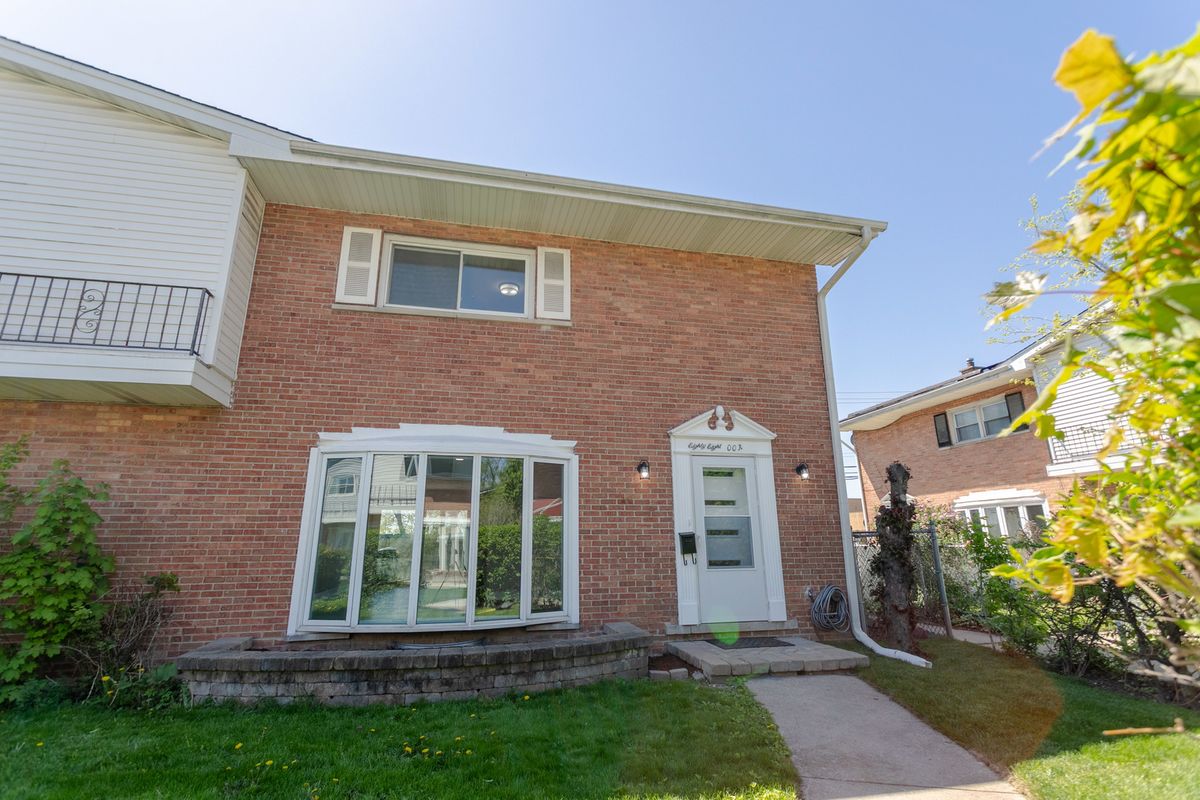 8800 Dee Road, Des Plaines, IL 60016