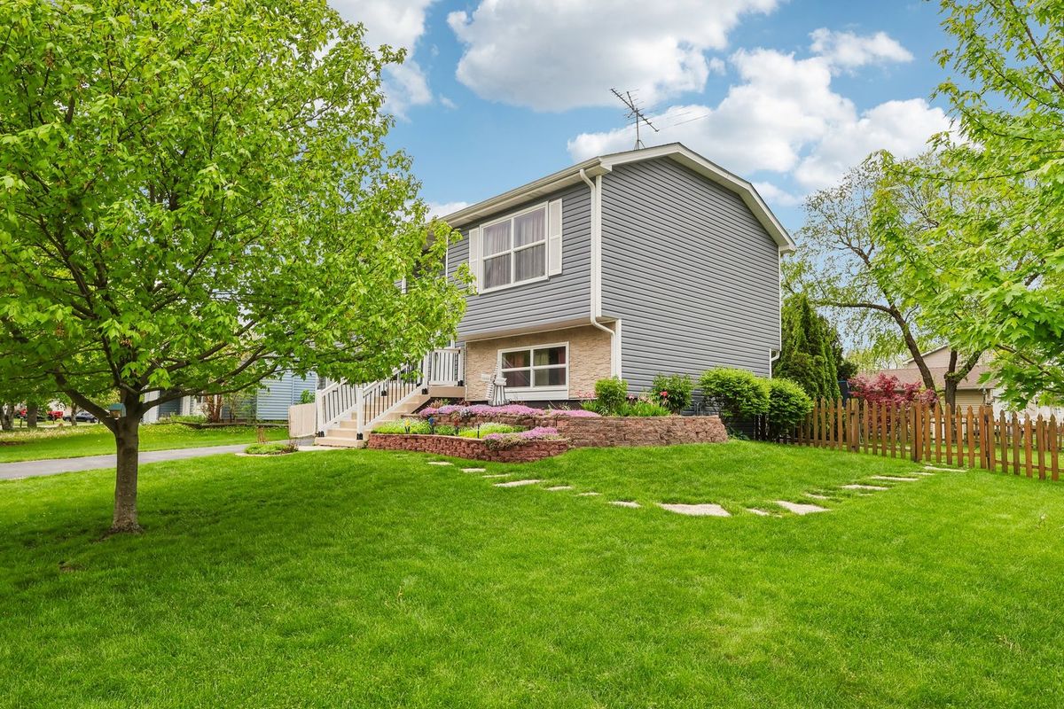 3085 TIMBER HILL Lane, Aurora, IL 60504