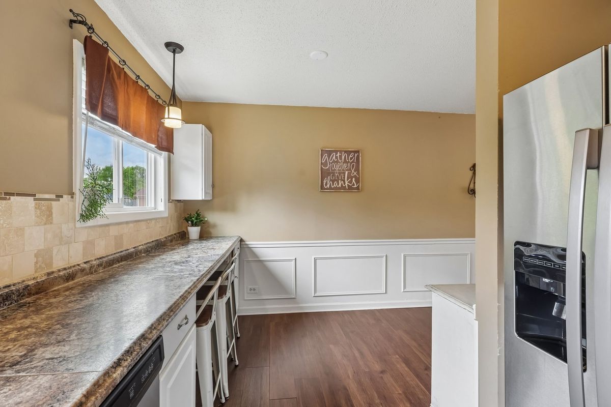 3085 TIMBER HILL Lane, Aurora, IL 60504