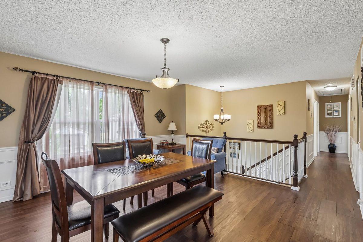 3085 TIMBER HILL Lane, Aurora, IL 60504