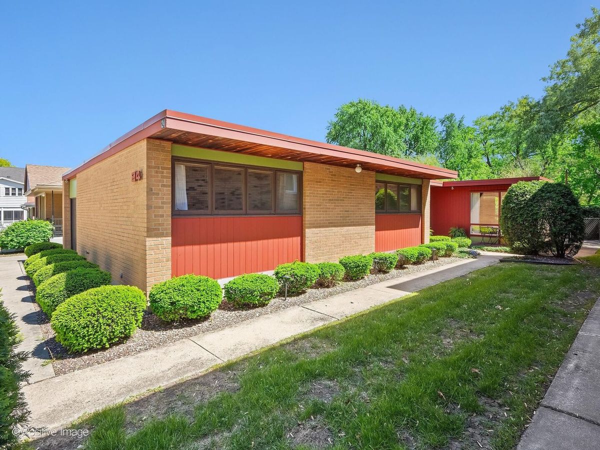 24 E Harding Avenue, La Grange Park, IL 60526