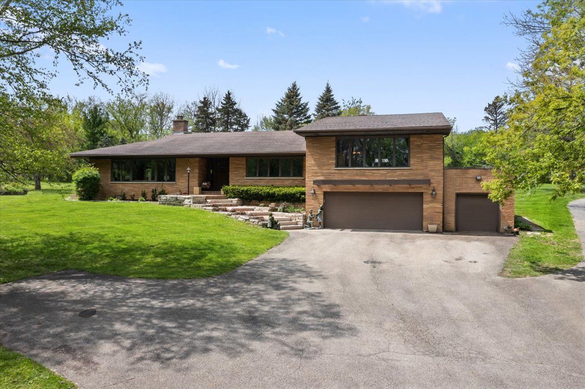 22446 OLD BARRINGTON Road, North Barrington, IL 60010