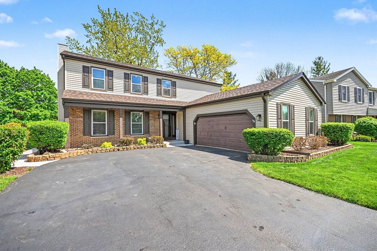 75 Wildwood Drive, Roselle, IL 60172