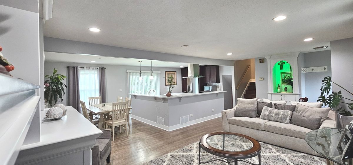 17W335 Forestview Drive, Bensenville, IL 60106