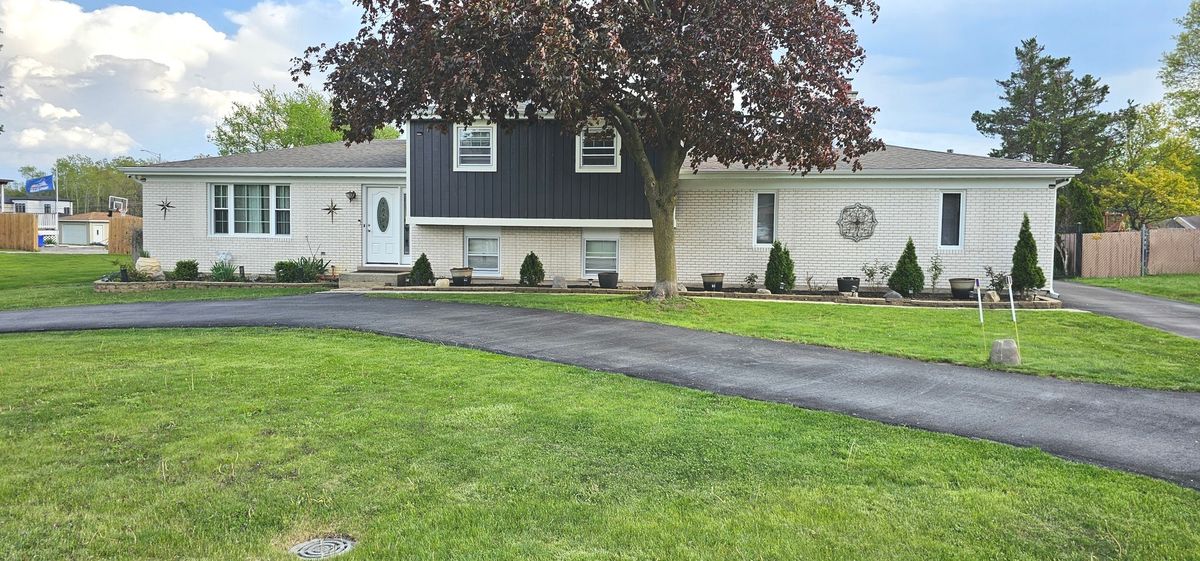 17W335 Forestview Drive, Bensenville, IL 60106