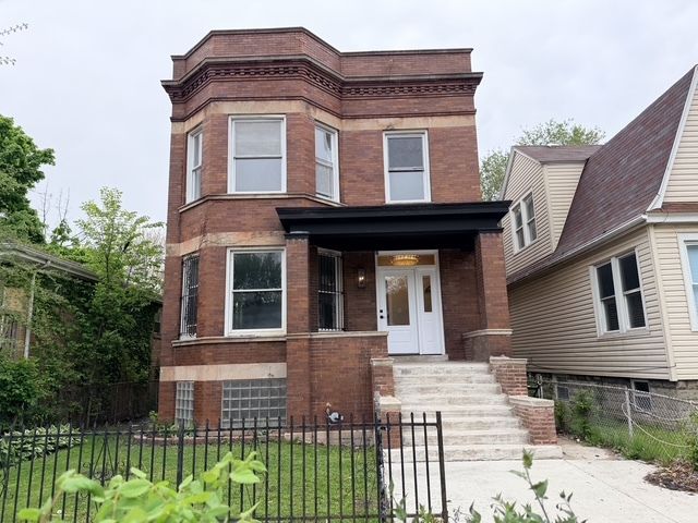 7754 Burnham Avenue, Chicago, IL 60649