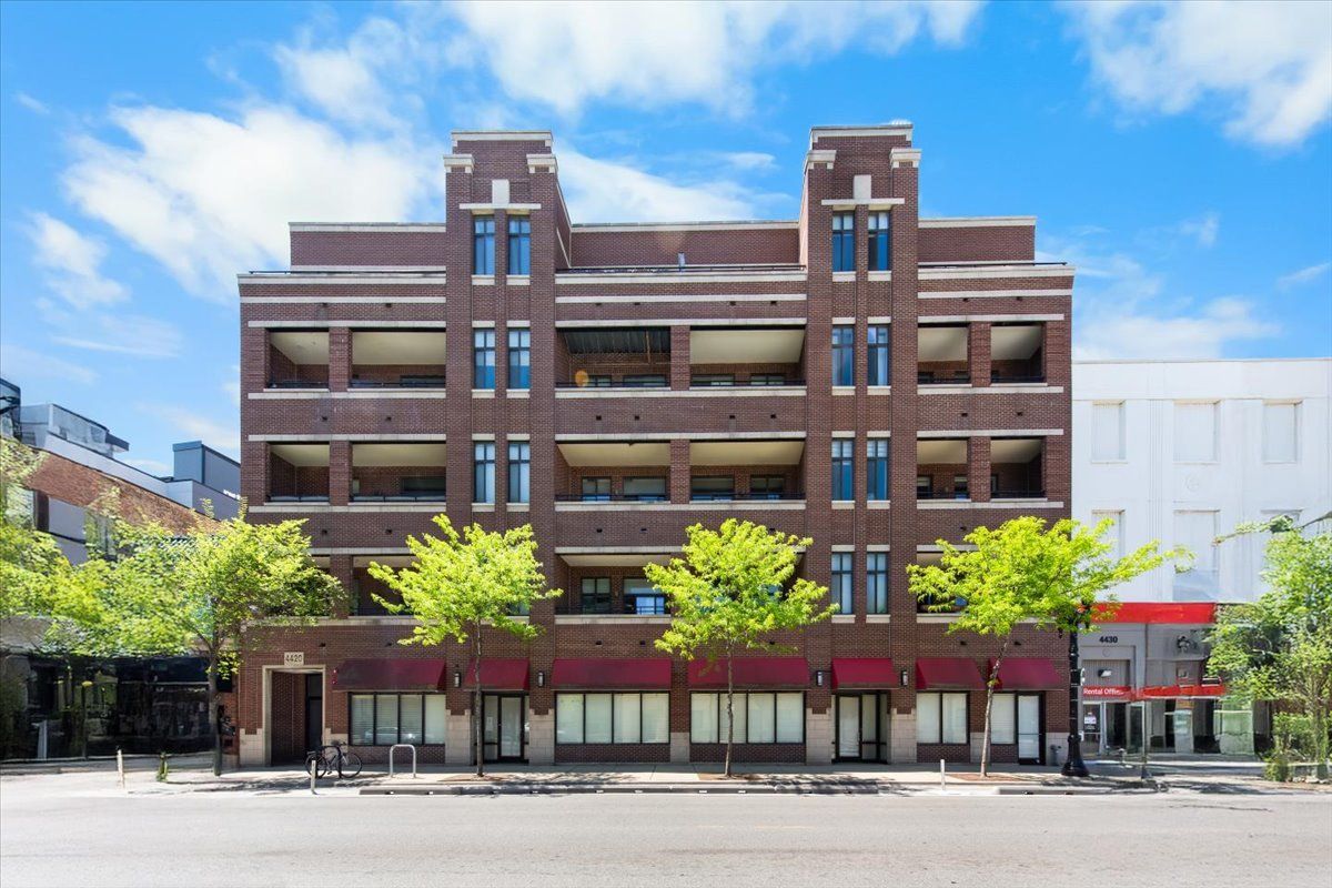 4420 CLARK Street, Chicago, IL 60640