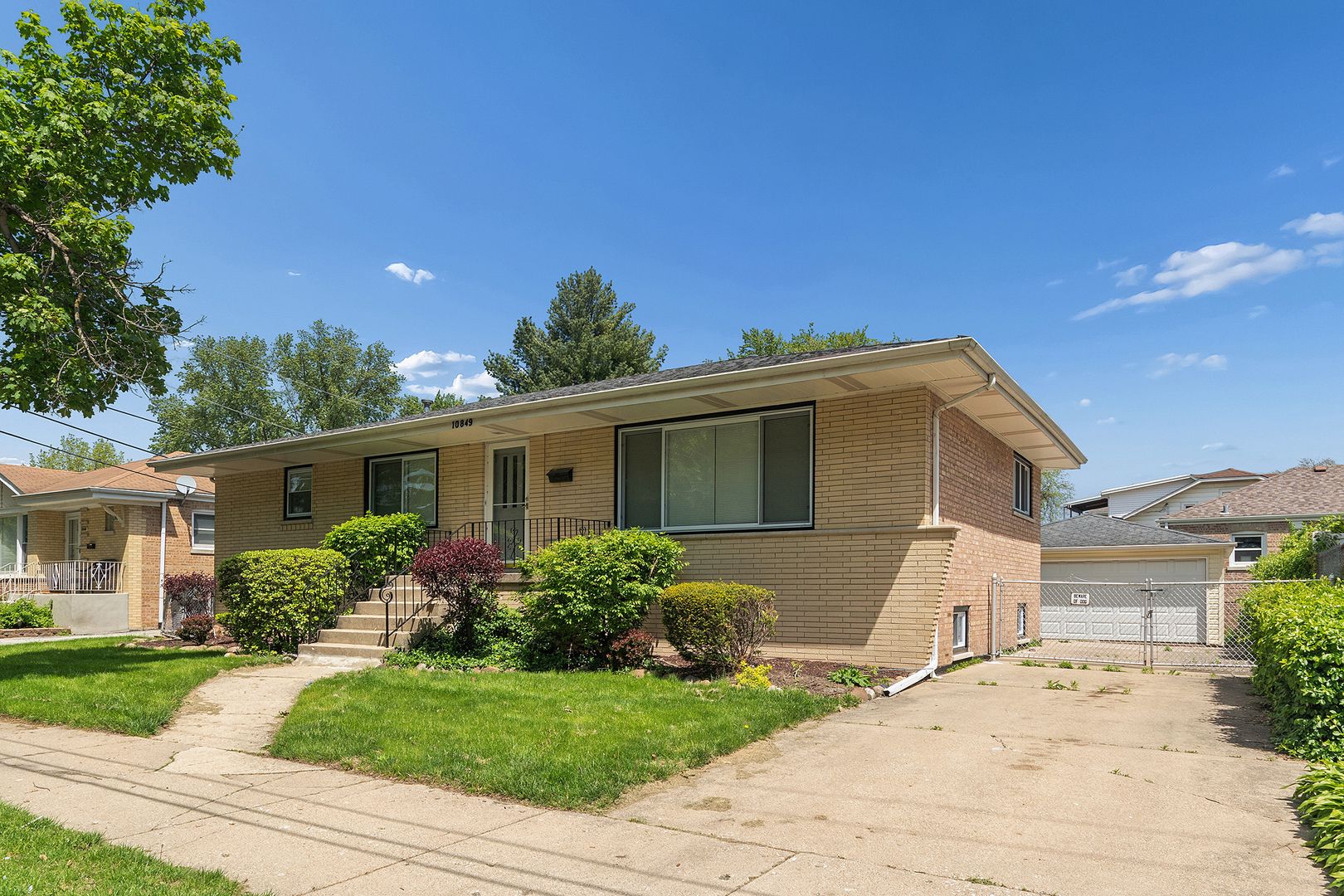 10849 S Christiana Avenue — Chicago, IL 60655