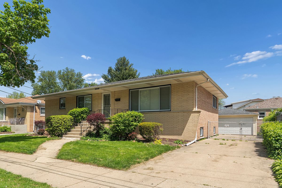 10849 Christiana Avenue, Chicago, IL 60655
