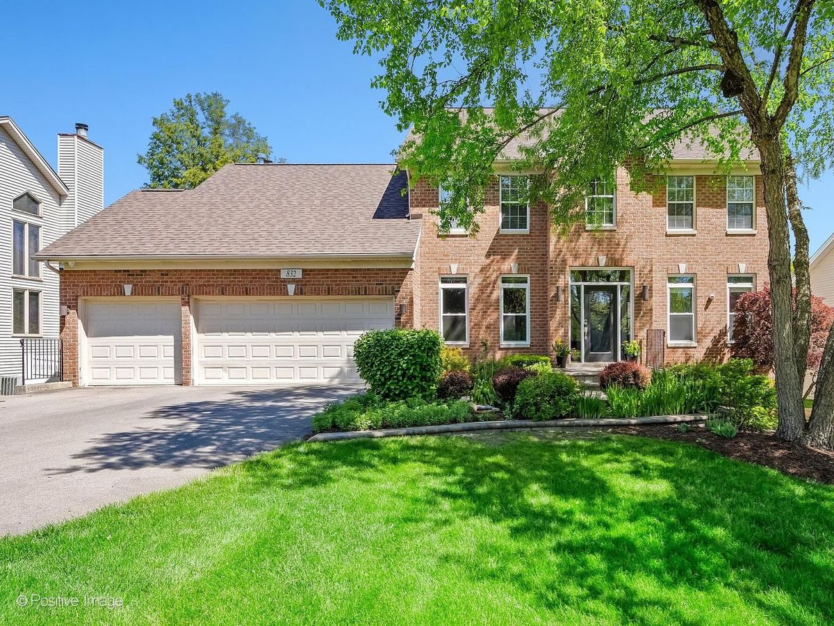 832 Bemis Road, Glen Ellyn, IL 60137