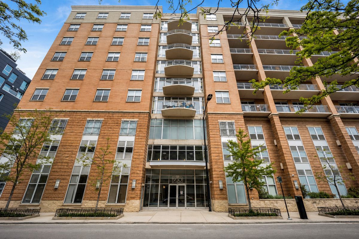950 Monroe Street, Chicago, IL 60607